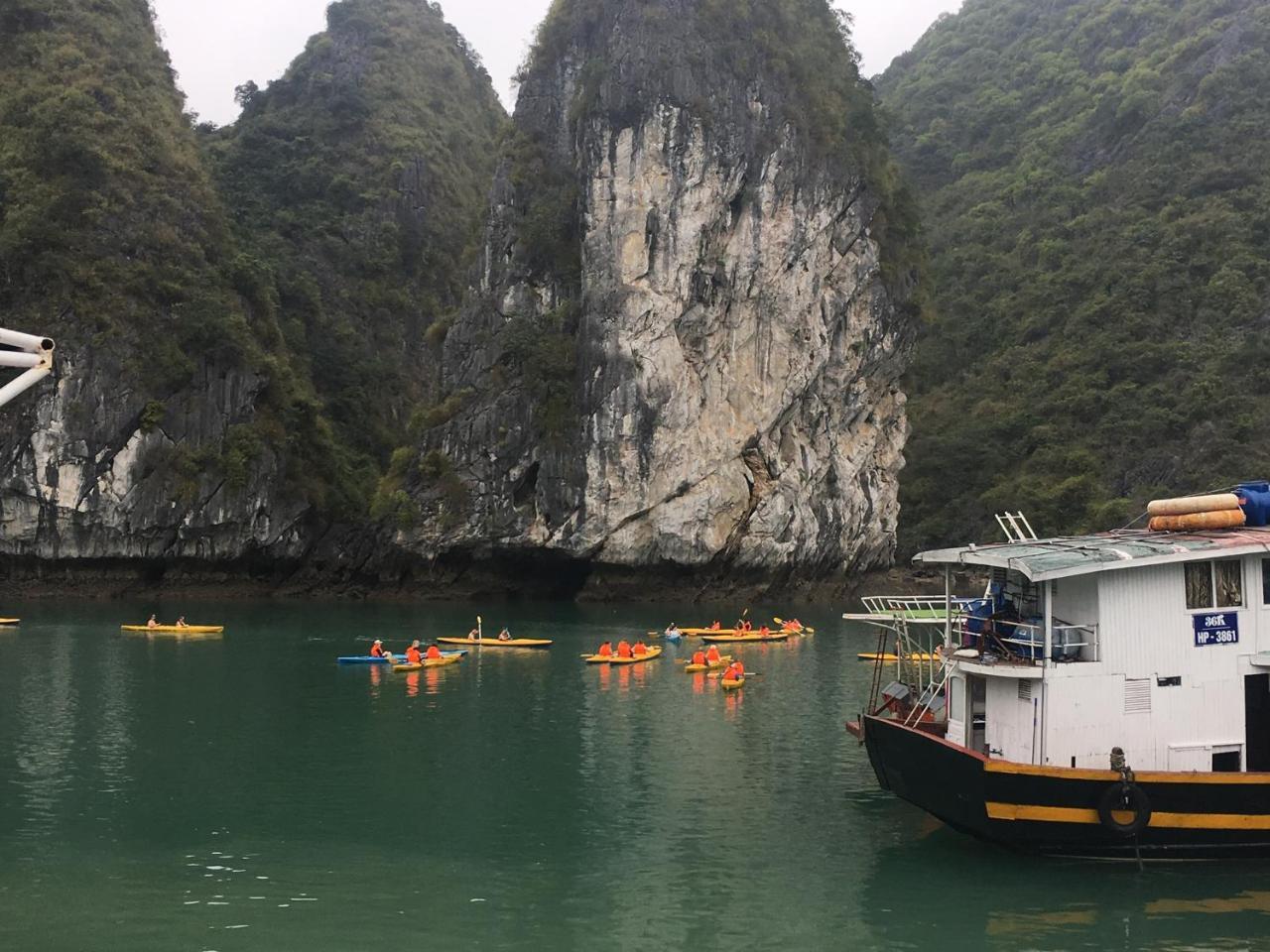 Nam Phuong Hotel Dong Khe Sau Exterior foto
